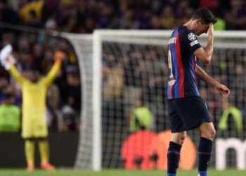 KEHADIRAN Robert Lewandowski gagal membantu Barcelona melangkah ke peringkat kalah mati Liga Juara-Juara.