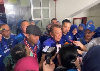 BUNG Moktar Radin dalam sidang akhbar di Kota Belud, Sabah semalam