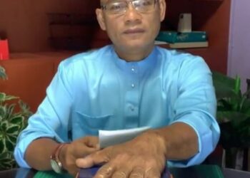 TANGKAP  layar daripada video siaran langsung DJ Wong yang muncul di laman Facebook baharu miliknya, malam semalam. - UTUSAN/NUR SYAZWANA MANSOR