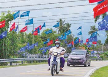Persoalan utama dalam ‘khemah besar’ ialah kesanggupan semua pemimpin parti politik berhadapan mengetepikan ego demi mencapai kesepakatan berhadapan BN dalam Pilihan Raya Umum ke-15. – GAMBAR HIASAN