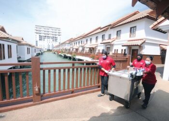 Hotel mungkin perlu memikirkan kaedah lain seperti khidmat layan diri bagi mengurangkan kebergantungan kepada pekerja.
