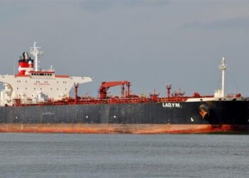 TANGKAP layar menunjukkan kapal tangki Lady M atau kemudian Linda yang dalam perjalanan membawa minyak mentah Iran ke Malaysia dari Oman. – Foto media sosial