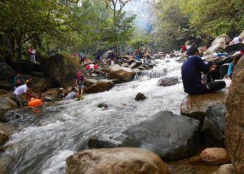 TAMAN Eko-Rimba Sekayu, Hulu Terengganu merupakan antara tempat tumpuan orang ramai yang ditutup pada musim hujan bermula 1 November ini hingga 28 Februari 2023.