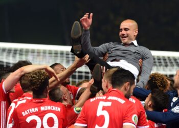 PEP Guardiola ketika membimbing Bayern Munich merangkul Piala Jerman pada 2016.
