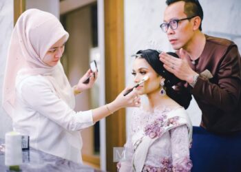 Tata rias dan sentuhan magis Bee Ramza menaikkan seri pengantin.