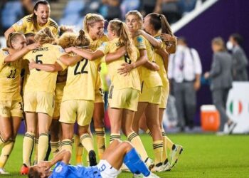 PEMAIN Belgium meraikan kejayaan mara ke suku akhir Euro Wanita 2022 selepas menewaskan Itali di Stadium Akademi Manchester City, Manchester semalam.  – AFP