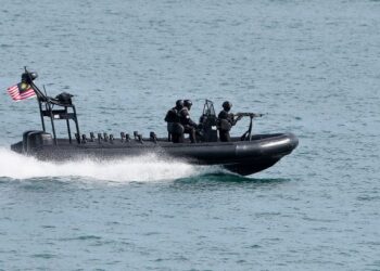 Ruang kosong di sebelah kanan objek bergerak dengan ruang lebih aktif menunjukkan pergerakan bot untuk mara ke hadapan.