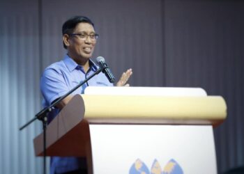 BAHAROM Embi berucap pada Majlis Perasmian Mesyuarat Agung Perwakilan Tahunan (MAPT).