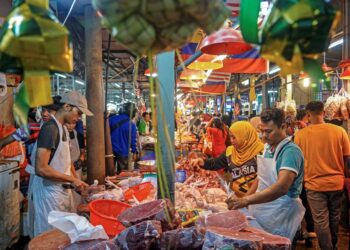 Kajian KWSP mendapati  sebanyak RM600,000 diperlukan untuk pencarum bersara bagi menampung perbelanjaan selama 20 tahun. - Gambar hiasan