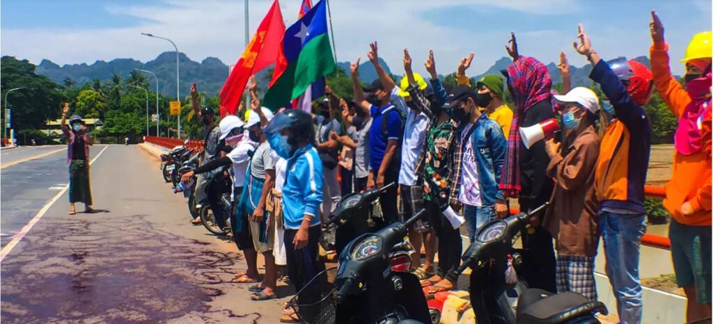 Protes cat merah di Myanmar Protes cat merah di Myanmar