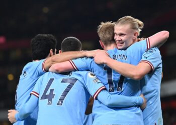 MANCHESTER City menjadi pilihan untuk mempertahankan kejuaraan liga buat kali ketiga berturut-turut.