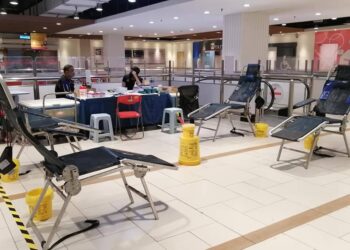 SUASANA lengang di salah sebuah lokasi kempen derma darah anjuran PDN di sekitar Lembah Klang semalam. – IHSAN PDN