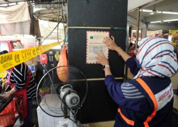 SEBUAH premis makanan diarahkan tutup  serta merta selepas mendapat penilaian pemeriksaan markah di bawah 65 (Gred D) dan melanggar syarat lesen perniagaan.