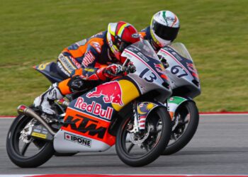 AKIM DANISH (No. 13) berjaya menempatkan dirinya di petak kelapan pada kelayakan Red Bull MotoGP Rookies Cup 2023 di Litar Antarabangsa Algarve, Portimao, Portugal, semalam. - Ihsan ZK Racing