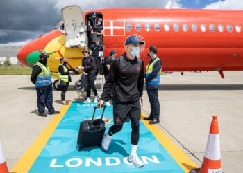 PEMAIN Denmark tiba di London semalam menjelang pertemuan menentang England esok.