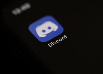 DISCORD yang sebelum ini terkenal dengan permainan video telah berkembang dan digunakan peminat seni serta pelajar untuk berbual secara maya. - AFP
