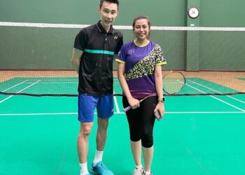 ELLY Arifin bersama wira badminton negara, Datuk Lee Chong Wei.