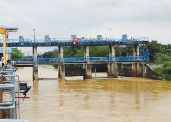 Lima loji rawatan air (LRA) di Johor berisiko berada pada paras kritikal sekiranya fenomena El Nino berterusan hingga Julai depan.