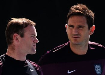 DUA bekas bintang England, Wayne Rooney (kiri) dan Frank Lampard menjadi pilihan utama untuk membimbing Everton.