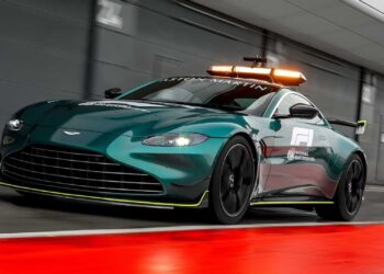 KERETA keselamatan Aston Martin yang dilabelkan oleh Max Verstappen terlalu perlahan seperti kura-kura.