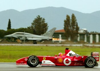 KERETA Ferrari F2003-GA yang digunakan Michael Schumacher pada musim 2003 akan dilelong.