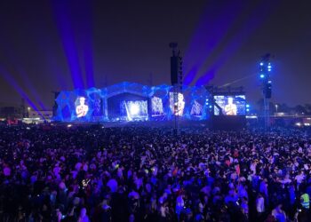 KONSERT Justin Bieber dihadiri seramai 70,000 penonton di Formula 1 Grand Prix, bandar Laut Merah, Jeddah, Ahad lalu.-TWITTER
