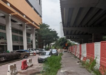 GAMBAR yang diselitkan yang dipercayai kawasan pejalan kaki menuju ke sebuah stesen LRT.