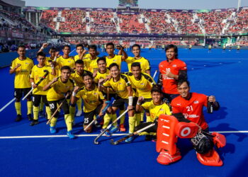 ROURKELA 16 JANUARI 2023 - Para pemain Malaysia meraikan kemenangan selepas menewaskan Chile pada Kejohanan Persekutuan Hoki Antarabangsa (FIH) Odisha Hoki Piala Dunia Lelaki 2023 Bhubaneswar - Rourkela, India di Stadium Hoki Antarabangsa Birsa Munda di sini, hari ini. UTUSAN/ FARIZ RUSADIO