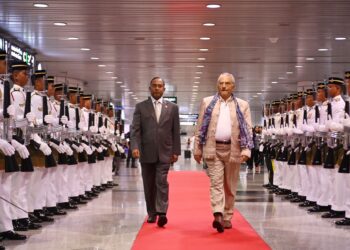 MENTERI Luar, Datuk Seri Dr. Zambry Abdul Kadir menyambut ketibaan Dr. Jose Ramos-Horta yang dalam rangka lawatan ke Malaysia.