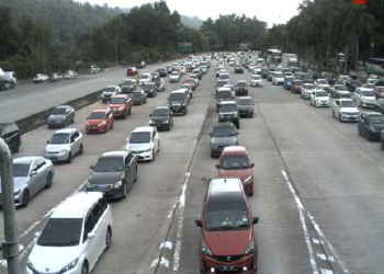 ALIRAN trafik tinggi di Plaza Tol Bentong ke Bukit Tinggi. - LLM