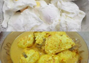 Telur ayam masak lemak cili api.