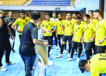 PASUKAN futsal negara turun dengan misi mengejutkan Thailand dalam aksi pembukaan Sukan SEA hari ini.