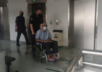 DR. GANJA atau nama sebenarnya Amiruddin @ Nadarajan Abdullah hadir ke Mahkamah Tinggi hari ini bagi mendengar keputusan pendakwaan terhadap 39 pertuduhan dihadapinya di Shah Alam, Selangor.