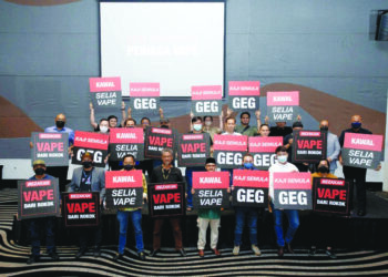 SEBELUM ini syarikat global, komuniti biasa dan usahawan meminta kerajaan mengkaji semula GEG dan memperincikan lagi RUU Kawalan Tembakau dan Merokok.