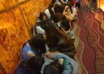 WANITA warga asing yang ditahan dalam serbuan di sebuah pusat hiburan di Ipoh, kelmarin. - IHSAN JABATAN IMIGRESEN