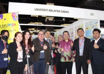 Pasukan penyelidik UMS bersama Chang Lih Kang.