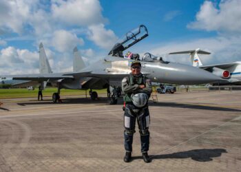 MOHD. Norazan Othman menjanjikan aksi terbaik  mengendalikan pesawat Sukhoi SU-30MKM di LIMA23 Langkawi. – UTUSAN/SHAHIR NOORDIN