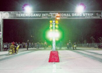 LITAR Lumba Gong Badak yang terletak di Kuala Nerus, Terengganu.