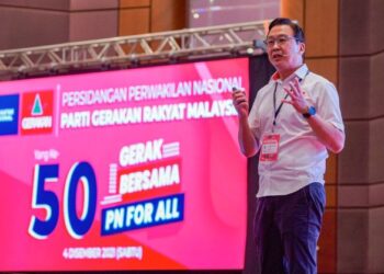 DR. Dominic Lau Hoe Chai berucap pada Majlis Pelancaran Road Map 50 Tahun Gerakan di Menara PGRM, Cheras hari ini. -UTUSAN/AMIR KHALID