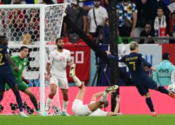 Antoine Griezmann menjaringkan gol untuk Perancis tetapi jaringan itu dibatalkan kemudiannya. - AFP