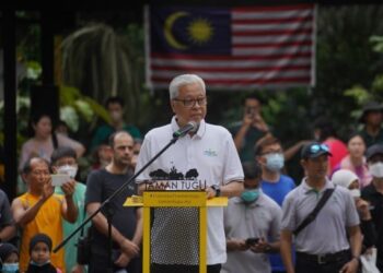 ISMAIL Sabri Yaakob menyampaikan ucapan perasmian sempena Program Hari Alam Sekitar Sedunia 2022 yang berlangsung di Taman Tugu. - UTUSAN/MUHAMAD IQBAL ROSLI