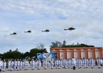 TLDM akan mengadakan latihan selamat mangsa nahas helikopter di sekitar Manjung pada 4 dan 9 April ini. - Gambar hiasan