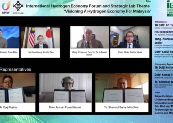 TUAN IBRAHIM Tuan Man menyaksikan secara maya pemeteraian kerjasama tiga pihak antara MGTC dengan pelbagai badan dalam pembangunan teknologi ekonomi hidrogen. – FB KEMENTERIAN AIR DAN ALAM SEKITAR