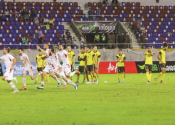 HARIMAU Malaya dikecewakan oleh Tajikistan dalam perlawanan akhir Piala Raja Thai ke-48 selepas tumpas menerusi penentuan sepakan penalti 0-3 di Chiang Mai kelmarin. – IHSAN FAM