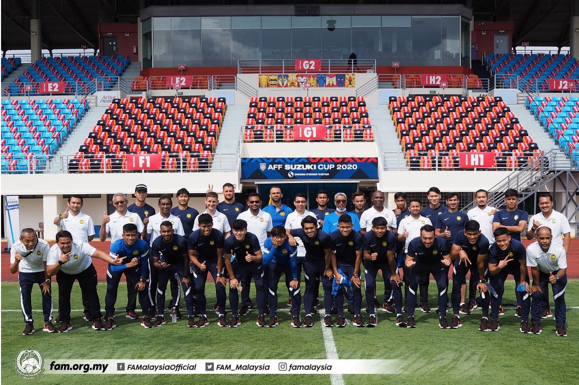 Pasukan bola sepak kebangsaan malaysia lwn pasukan bola sepak kebangsaan laos