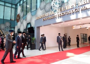 HOSPITAL Al-Sultan Abdullah menjadi hospital pertama mewujudkan Wad Klinikal Fasa Satu sebagai makmal kemudahan ujian ubat-ubatan dan vaksin baharu.