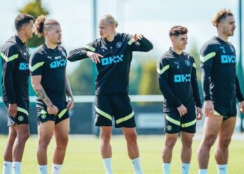 ERLING Haaland (tengah) sudah bersedia menyerlahkan kehebatan dalam Liga Perdana Inggeris apabila Manchester City menentang West Ham di London esok.