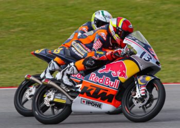 HAKIM DANISH dikenakan penalti kerana menunggang jenteranya melebihi had trek sewaktu pusingan terakhir dalam Perlumbaan 1, Red Bull MotoGP Rookies di Litar Jerez, Sepanyol, semalam. - Ihsan ZK Racing