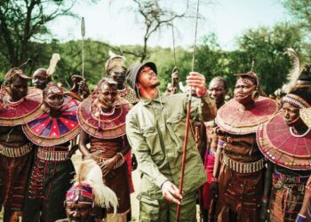 LEWIS Hamilton menikmati percutian di Afrika.