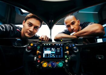 Lewis Hamilton (kanan)  pasti tidak disenangi  George Russell.